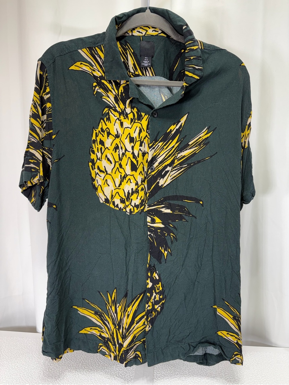 H&M Green Short-Sleeve Button-Down Shirt with Yellow Pineapple Motif 4090